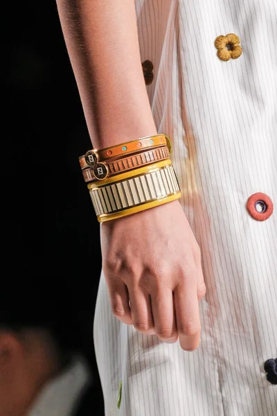 Look 51